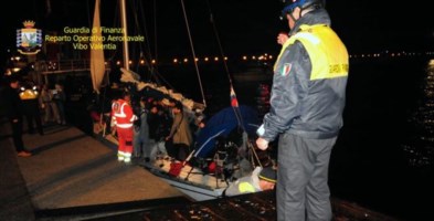 I migranti approdati a Corigliano