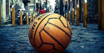 Pallone per strada 