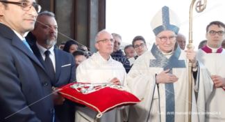 Dedicata a San Benedetto la prima cattedrale d’acciaio in Italia, bagno di folla a Lamezia