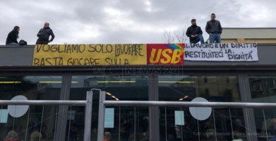 La protesta dei lavoratori Seatt a Cosenza