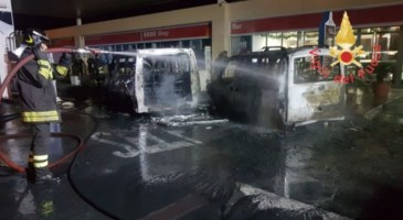 Incendio in una stazione di servizio a Lamezia
