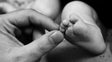 La forza della vita non attende: il piccolo Giulio nasce in ambulanza 