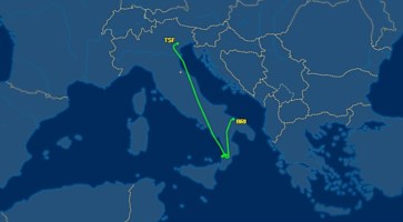 Il volo Treviso-Lamezia dirottato a Bari