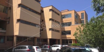 Ospedale di Cetraro, niente Ginecologia h24: il punto nascita resta un miraggio