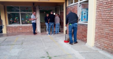 Protesta dei genitori a Pizzo