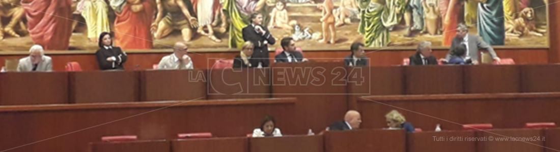 Un momento del consiglio regionale