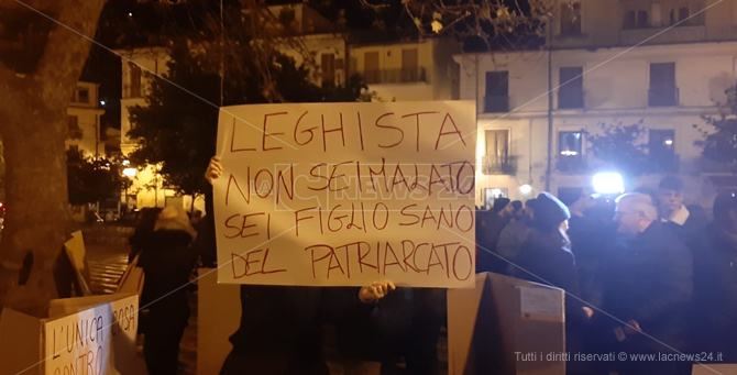 Un manifesto contro Salvini