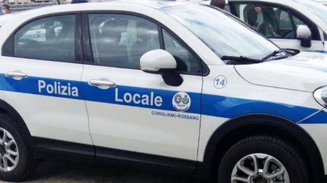 Le nuove auto della polizia municipale di Corigliano-Rossano