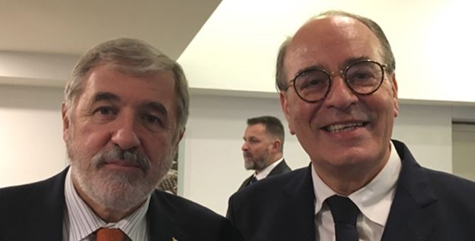 Minicuci (a destra) con il sindaco di Genova Bucci (foto di Genova 3000)