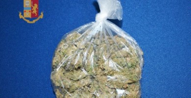 Rosarno, beccato in bici con 100 grammi di marijuana: arrestato