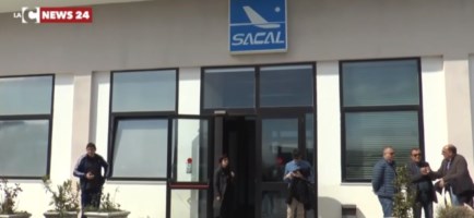 Aeroporti Calabria, ok alla cassa integrazione per 283 lavoratori Sacal 
