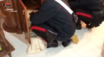 ‘Ndrangheta: arrestato il latitante Cordì, “tradito” da una sigaretta alla finestra 