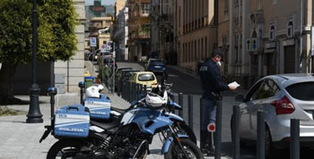 Sfugge in auto a controllo coronavirus, un uomo arrestato a Reggio Calabria
