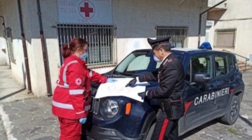 Nel Cosentino carabinieri e Croce rossa consegnano cibo e farmaci agli anziani 