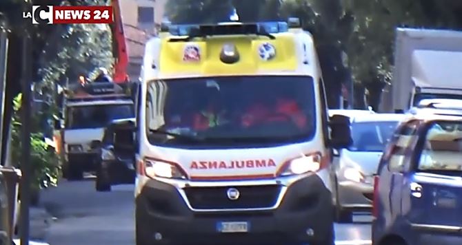 Ambulanza nel traffico