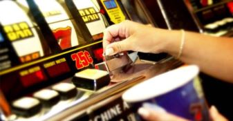 Slot machine, calabresi schiavi del gioco d'azzardo (VIDEO)