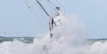 Naufraghi al largo della Calabria salvati dalla Guardia Costiera