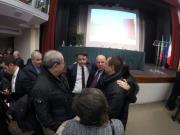 Renzi-Oliverio: abbraccio per smentire le tensioni (FOTO)