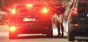 Reggio, prostituta scaraventata fuori dall'auto. La polizia indaga per tentato omicidio
