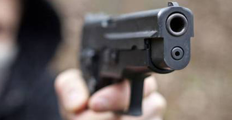 Colpi di arma da fuoco contro un negozio nel Vibonese