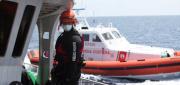 Gommone bloccato al largo per il maltempo, tre diportisti salvati dalla Guardia costiera