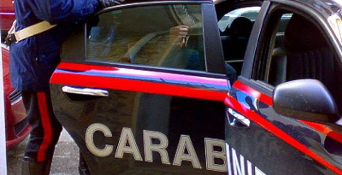 I carabinieri arrestano un uomo