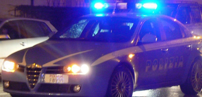 Un’auto della polizia