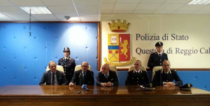 La conferenza stampa alla presenza del procuratore Federico Cafiero De Raho
