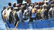 Rifiutano di sbarcare in Sardegna, dirottati verso la Calabria 550 migranti VIDEO